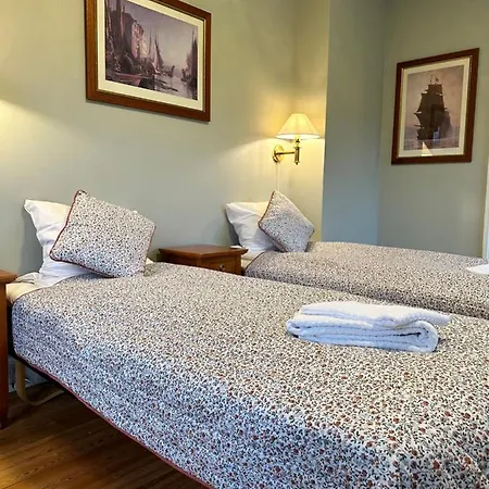 Bed & Breakfast Forvalterboligen 3*